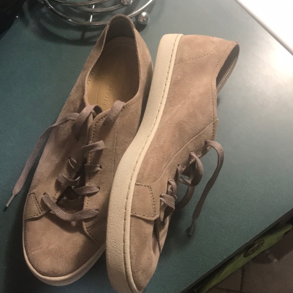 Hush Puppies NWOT suede sneakers - Picture 2 of 3